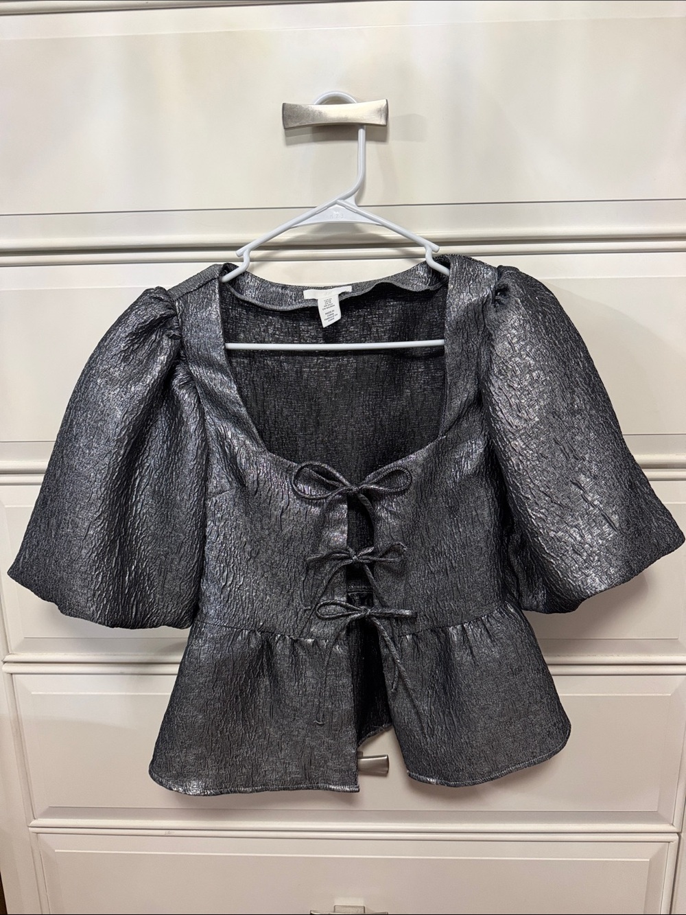 H&M Metallic Puff-Sleeve Tie-Front Top - Silver Black